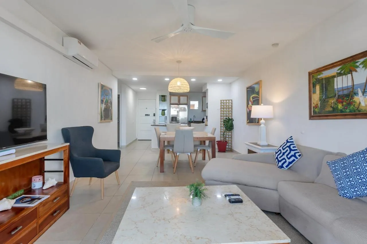 Maho Beach House - Spacious 1 Bedroom Suite Sint Maarten