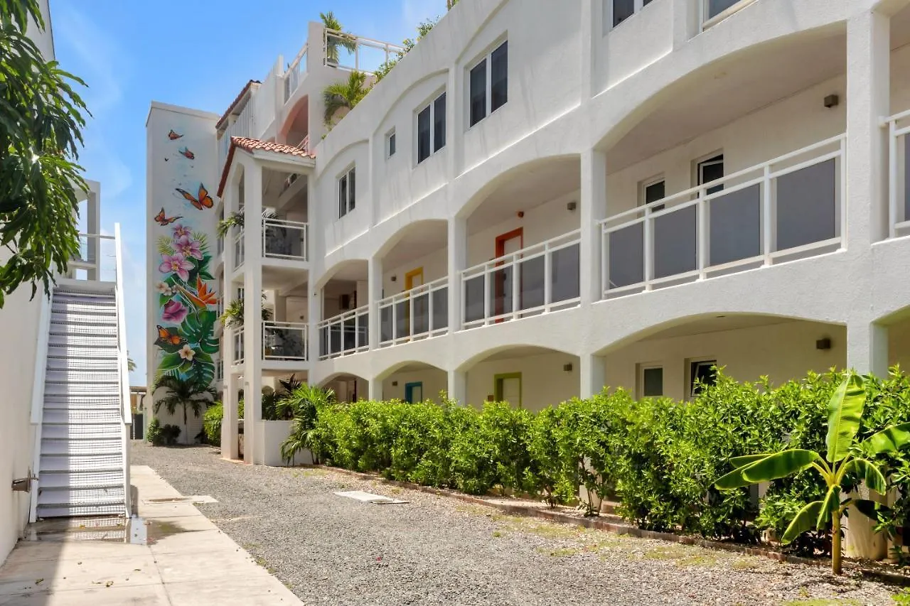 Maho Beach House - Spacious 1 Bedroom Suite Lägenhet